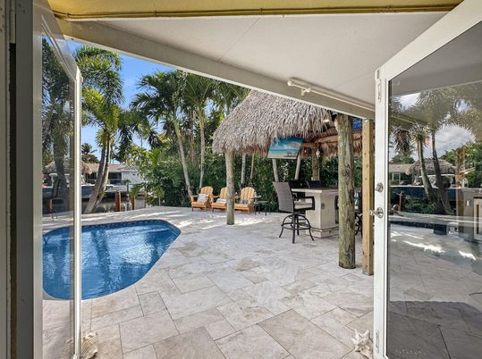 Exterior, Pool
