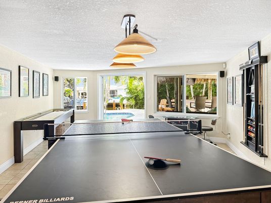 Game Room, Interior, Pendant Lights