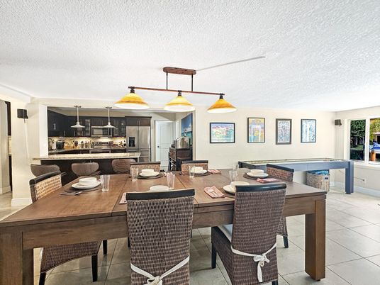 Dining room, Interior, Kitchen, Pendant Lights, Stainless Steel Appliances
