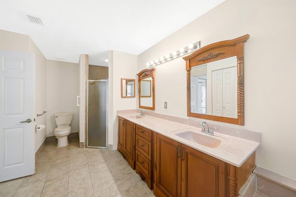Bathroom, Dual Sink Vanities, Interior