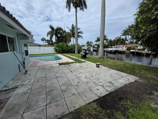 Exterior, Pool, Water