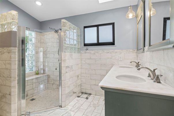 Bathroom, Glass Shower, Interior, Pendant Lights, Recessed Lighting