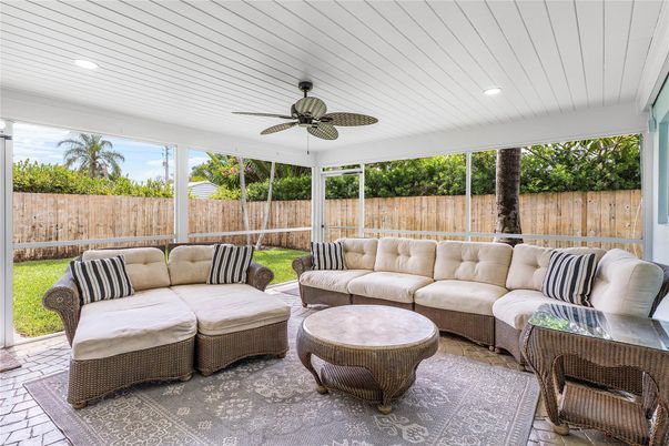 Exterior, Living room, Recessed Lighting