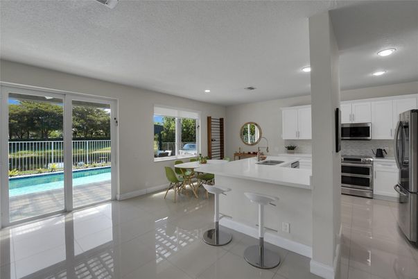 Dining room, Interior, Kitchen, Recessed Lighting, Stainless Steel Appliances