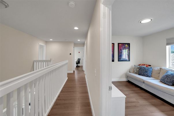 Interior, Recessed Lighting, Wood Texture Flooring
