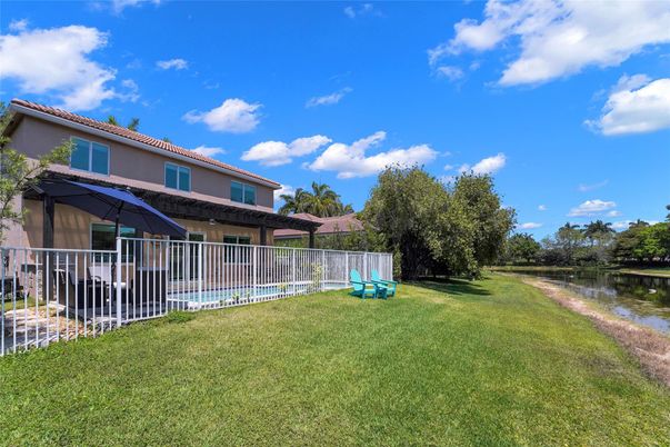 Backyard, Exterior, Water