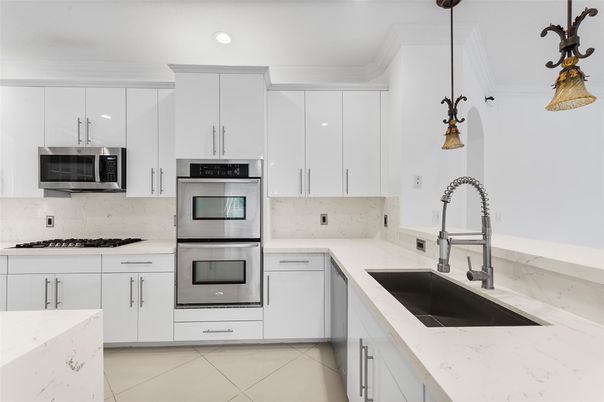 Interior, Kitchen, Pendant Lights, Recessed Lighting, Stainless Steel Appliances