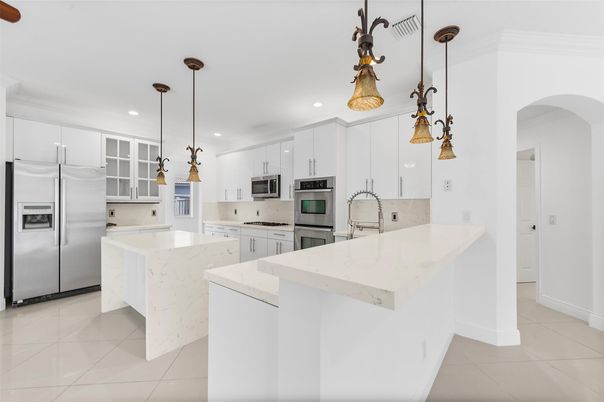 Interior, Kitchen, Pendant Lights, Recessed Lighting, Stainless Steel Appliances