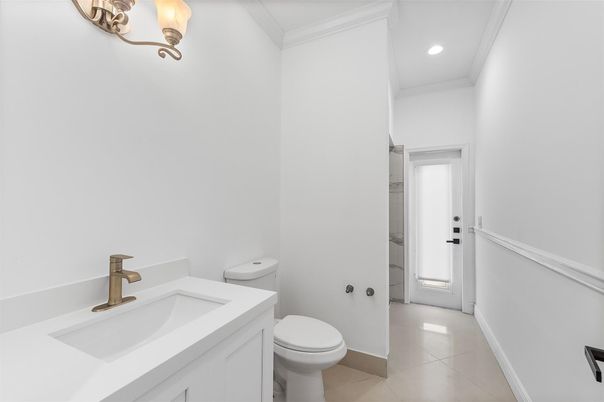 Bathroom, Interior, Recessed Lighting