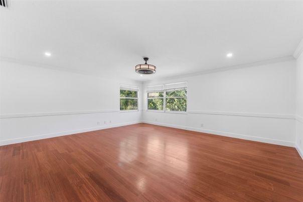 Empty room, Interior, Recessed Lighting, Wood Texture Flooring