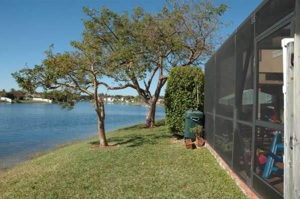 Exterior, Lake