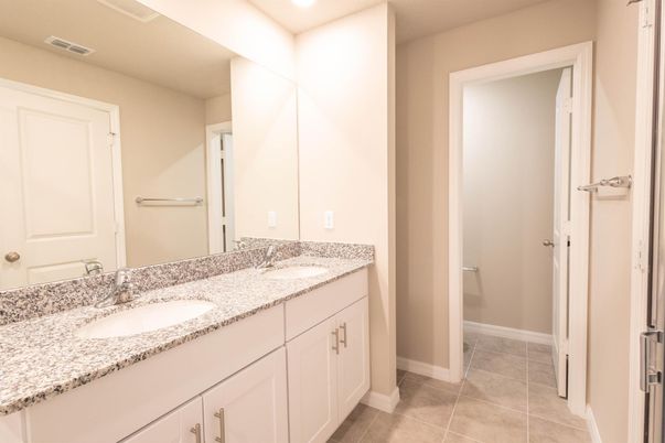 Bathroom, Dual Sink Vanities, Interior, Recessed Lighting