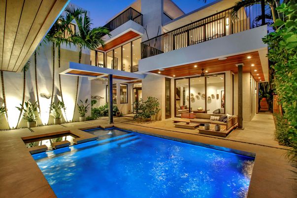 Exterior, Pool