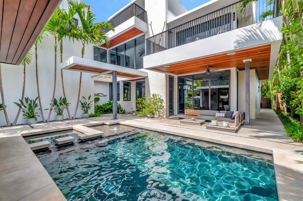 Exterior, Pool