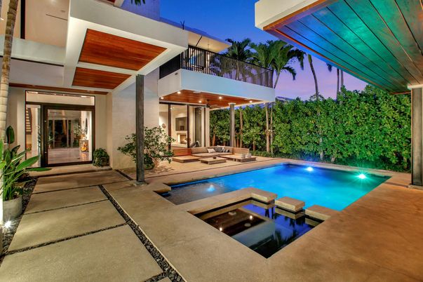 Exterior, Pool