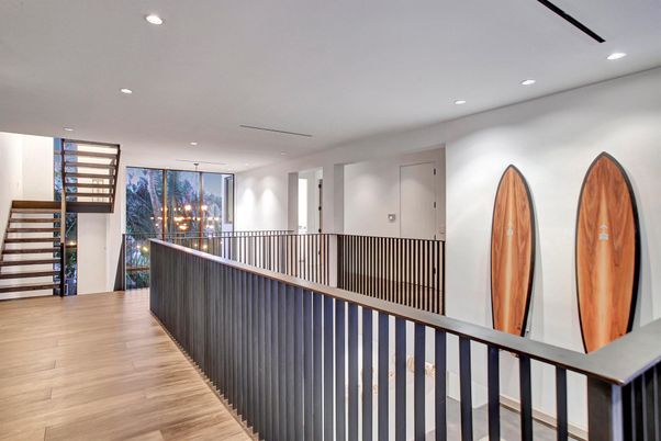 Interior, Recessed Lighting, Wood Texture Flooring