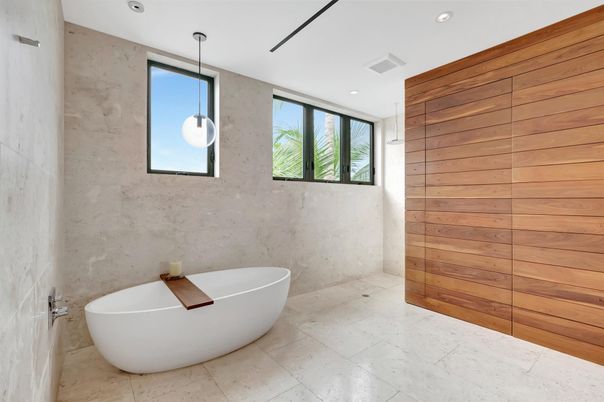 Bathroom, Free Standing Baths, Interior, Pendant Lights, Recessed Lighting, Wooden Walls