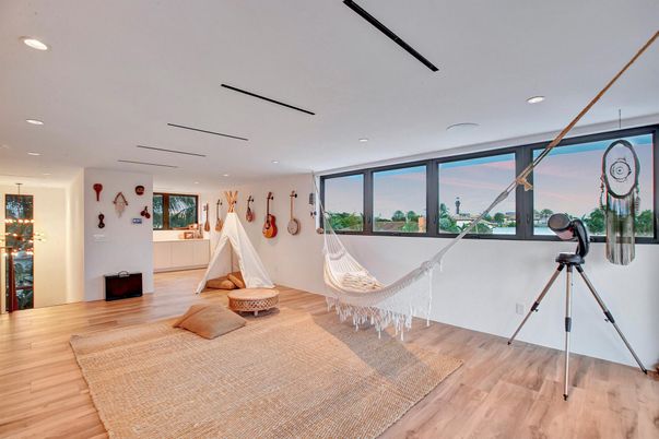 Interior, Recessed Lighting, Wood Texture Flooring