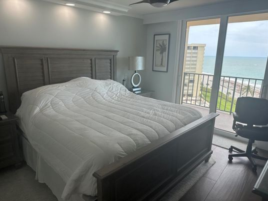 Bedroom, Interior, Recessed Lighting, Water