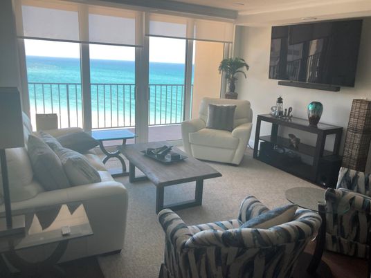 Interior, Living room, Water