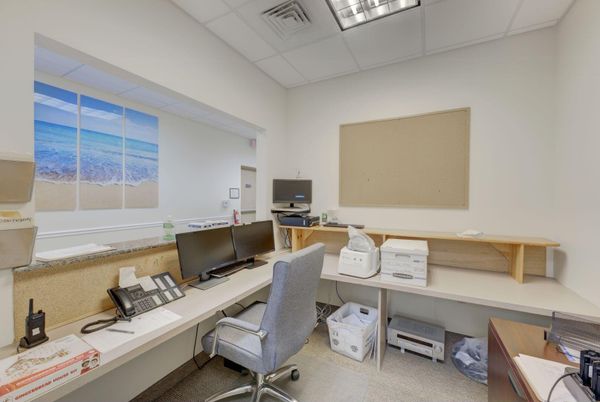 Home Office, Interior