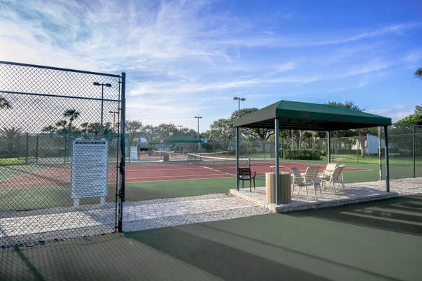 Exterior, Tennis Courts