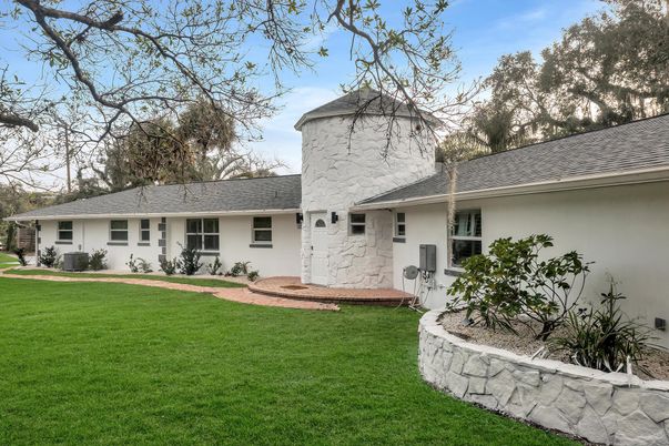 Backyard, Exterior, Facade, Ranch