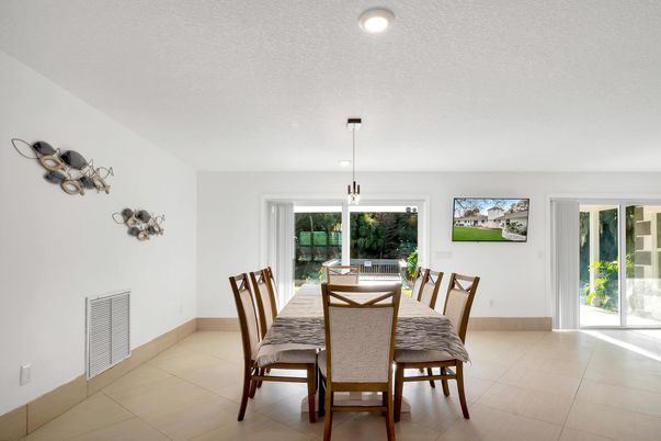 Dining room, Interior, Pendant Lights, Recessed Lighting
