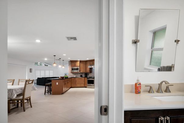 Dining room, Interior, Kitchen, Pendant Lights, Recessed Lighting, Stainless Steel Appliances
