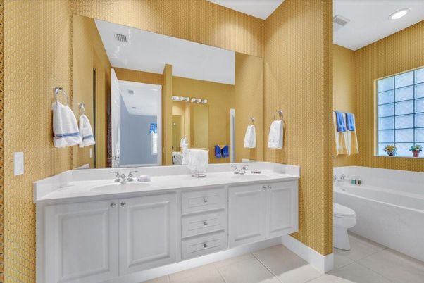 Bathroom, Dual Sink Vanities, Interior, Recessed Lighting