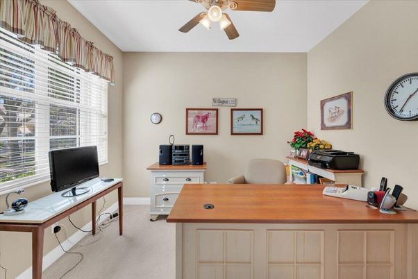 Home Office, Interior
