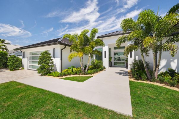 Attached, Exterior, Facade, Solar Panels, Mediterranean