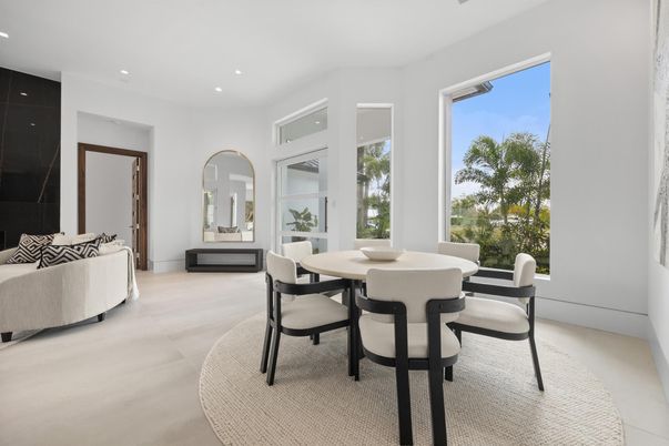 Dining room, Interior, Living room, Recessed Lighting