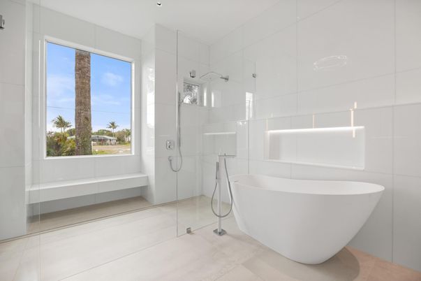 Bathroom, Free Standing Baths, Glass Shower, Interior, Recessed Lighting
