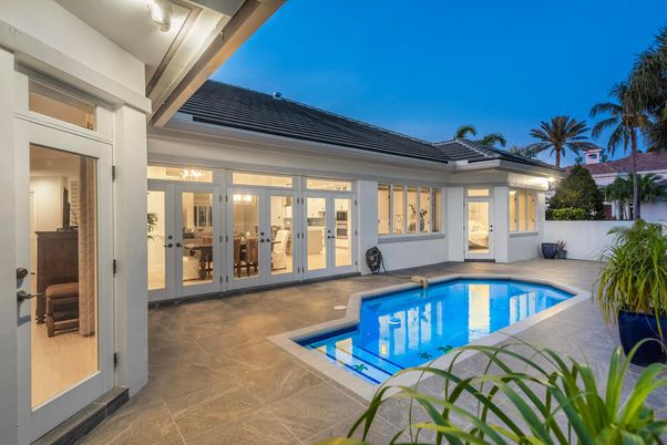 Exterior, Pool