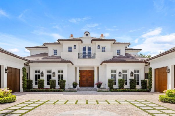 Attached, Exterior, Facade, Mediterranean