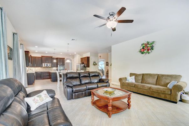 Interior, Kitchen, Living room, Pendant Lights, Recessed Lighting, Stainless Steel Appliances