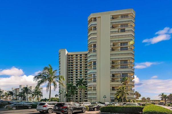 Exterior, Facade, Condo Building