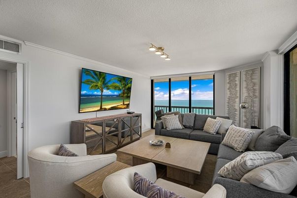 Interior, Living room, Water