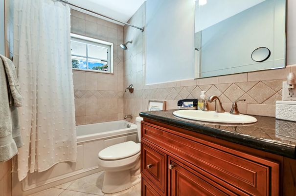 Bathroom, Interior, Tile Countertops