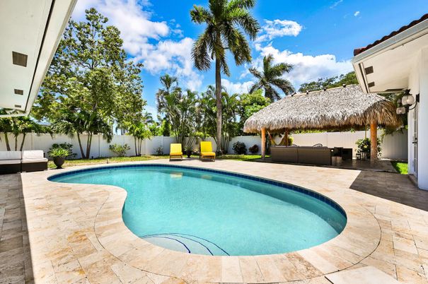 Exterior, Pool