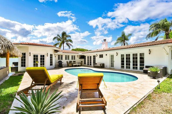 Exterior, Pool
