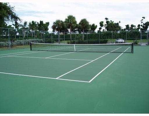 Exterior, Tennis Courts