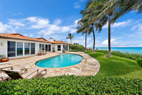 Exterior, Pool, Water
