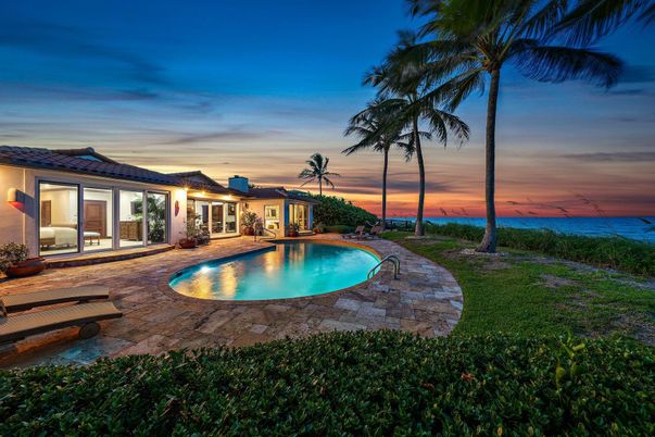 Exterior, Pool
