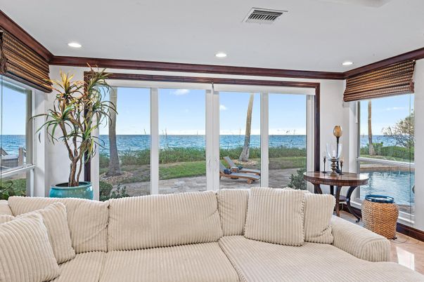 Interior, Living room, Recessed Lighting, Water