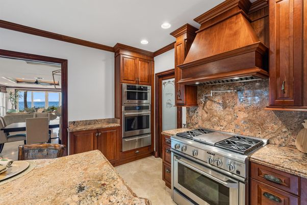 Dining room, Interior, Kitchen, Recessed Lighting, Stainless Steel Appliances, Water