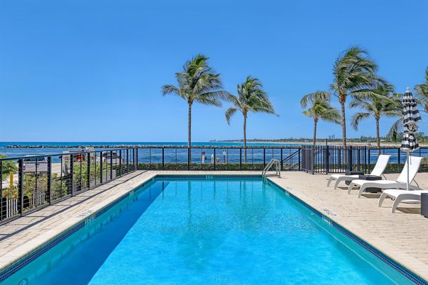 Exterior, Pool, Water