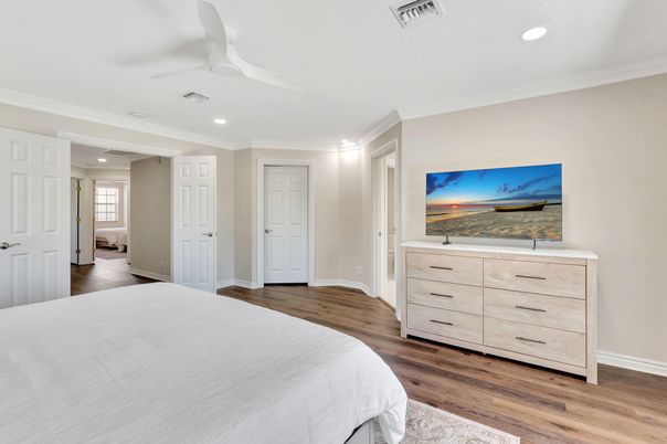 Bedroom, Interior, Recessed Lighting, Wood Texture Flooring