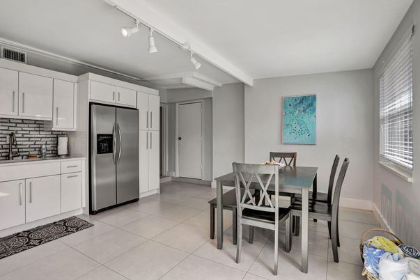 Dining room, Interior, Kitchen, Stainless Steel Appliances